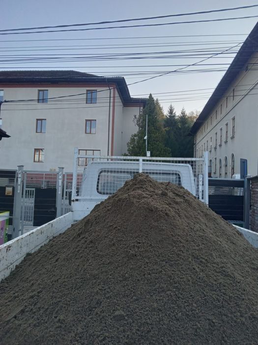 Transport nisip , agregate , etc