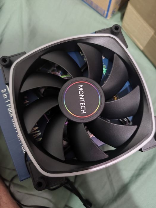 Fan argb 140 montech , noi cu controler