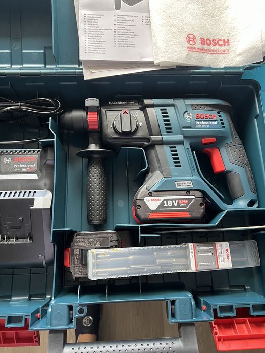Rotopercutor Bosch gbh 18V-21 cu 2 ac de 5 ah si inc-Sigilat