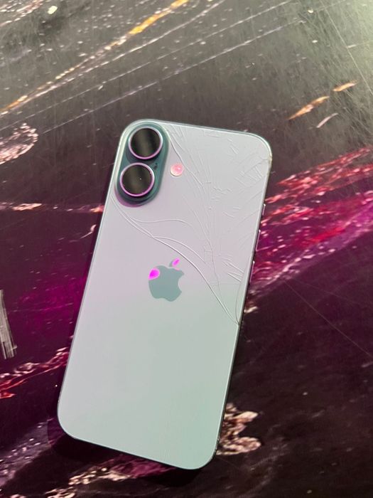 Продам   iPhone 16