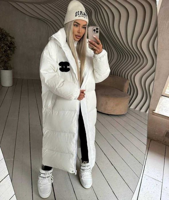 Яке Chanel в бял цвят