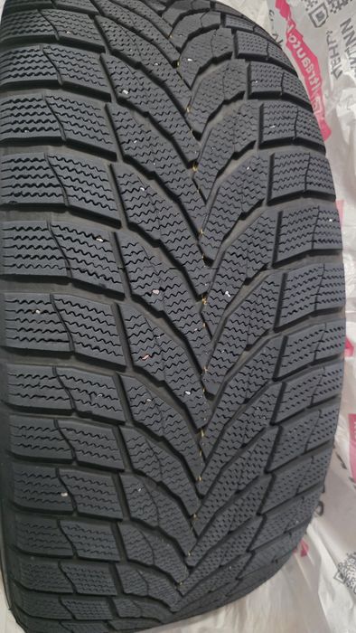 Автошины, 245/50/20 зимние шины