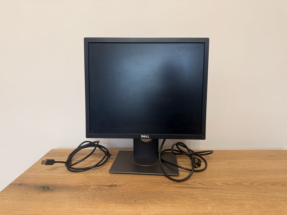 Професионален монитор Dell - работа/бизнес/home office -л
