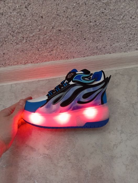 Продам кроссовки ролики