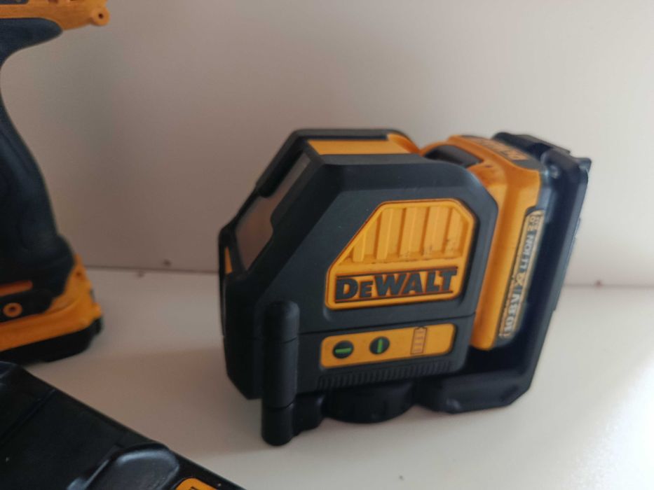 NIVELA Laser VERDE Boloboc DeWalt DCE088G + Filetanta 12V 10.8V sursa