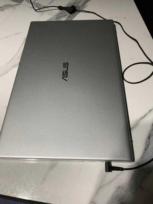 ASUS Vivo Book 17