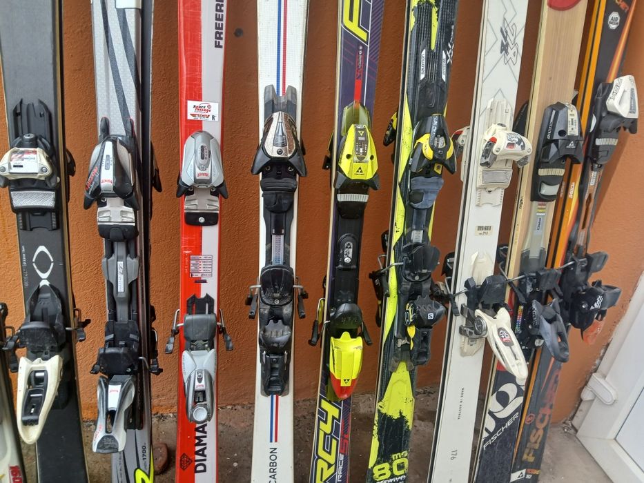 Se vind schiuri skiuri ski