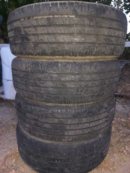 Продам комплект летних шин 235 х60  R 18