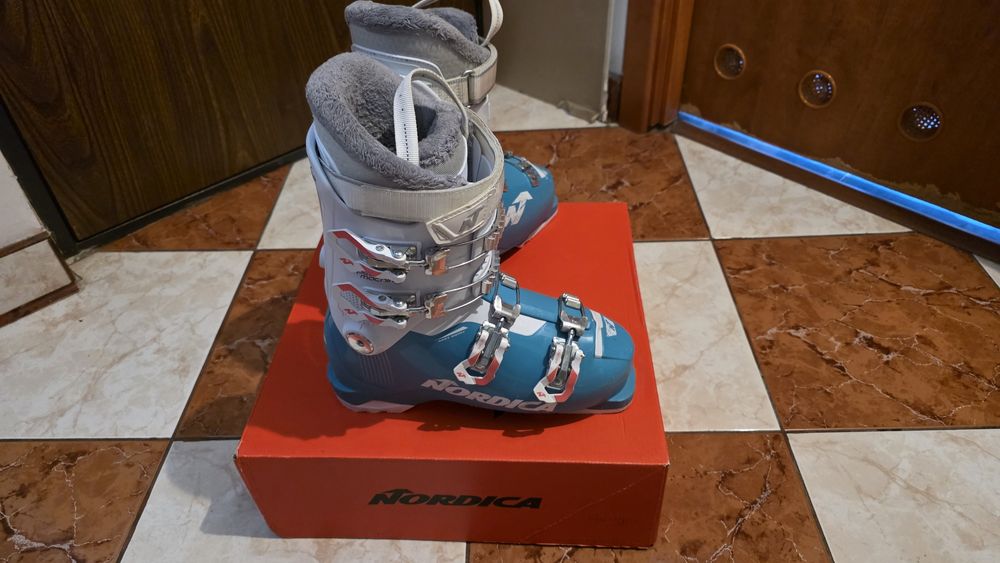 Clăpari nordica J4 Girl marime 24.5/38