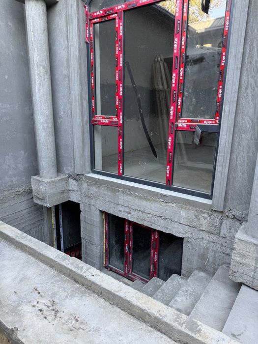 Продаётся Дом  Коробка Сергелинйский район Бобур Махалля 1,6 Соток