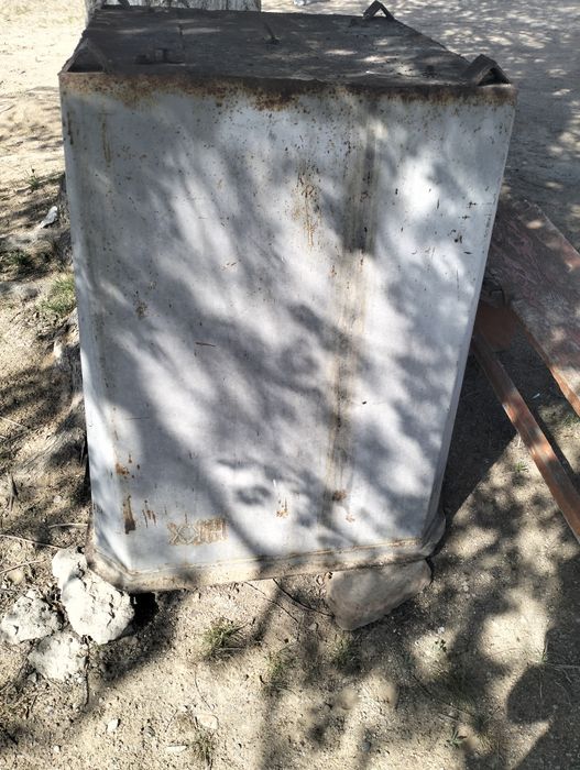 Мусорный урна (бак) новый