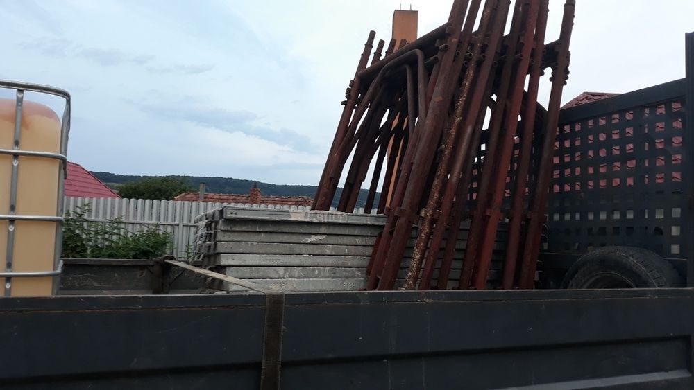 Schela de închiriat