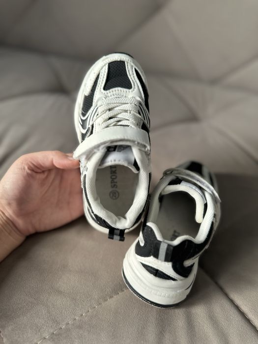 Продаются детские кросовки