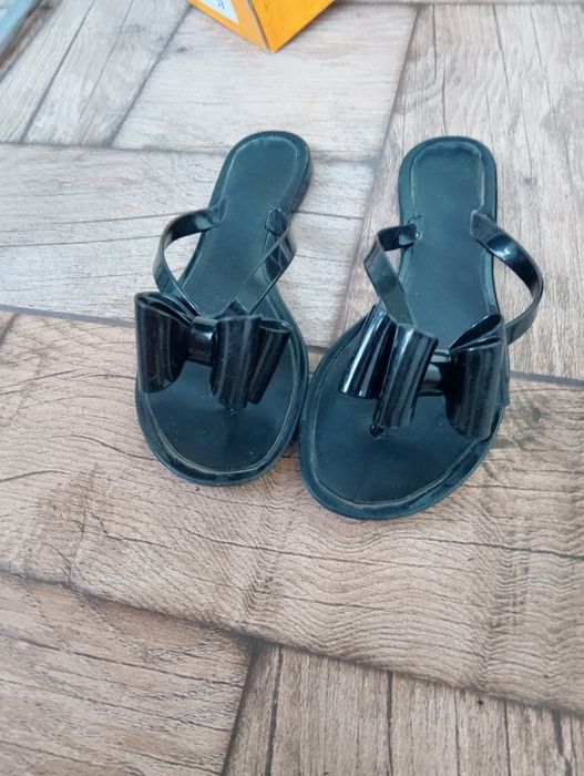 Дамски сандали, чехли, балеринки, обувки