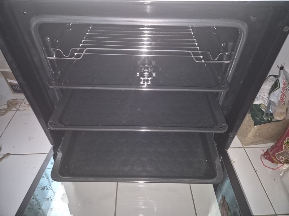 Электроческая плита Hansa