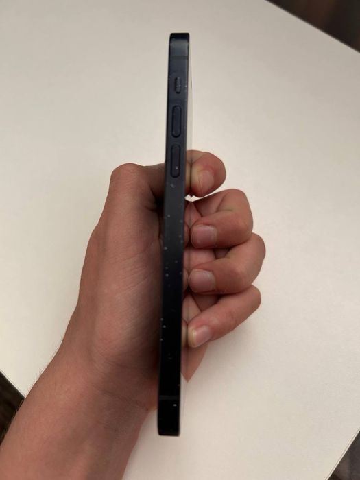 Продам iPhone 12, 64 ГБ.