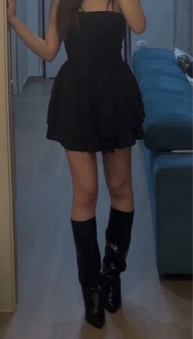 Блещяста къса рокля