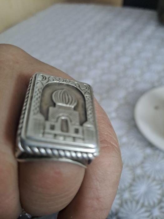 Продам серебро  печатку