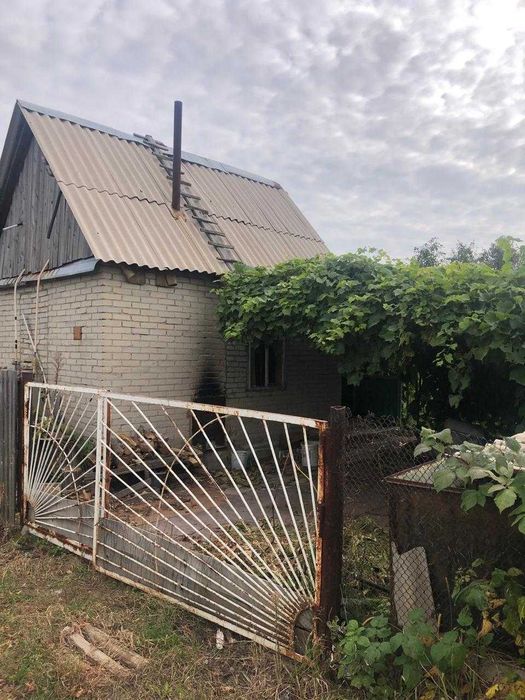 Продам дачу восемь соток