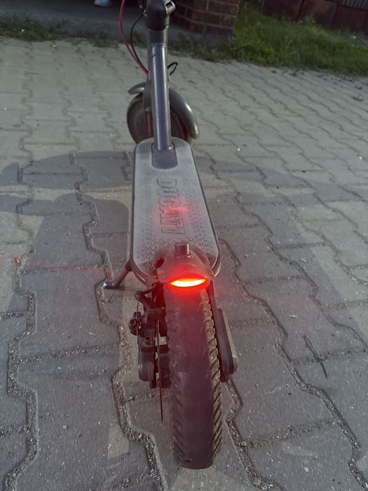 Vand troitneta electrica Ducati