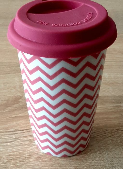 Нояи,големими и ,eфектни чашииПразна кутия на BU иРетро ,ръчно