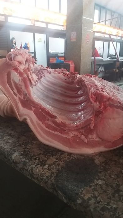 Мясо свинина тушами