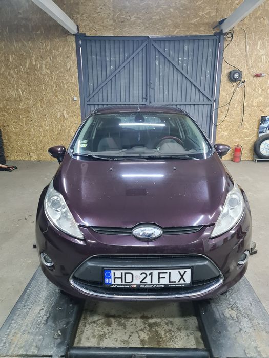 Vând Ford Fiesta mk6