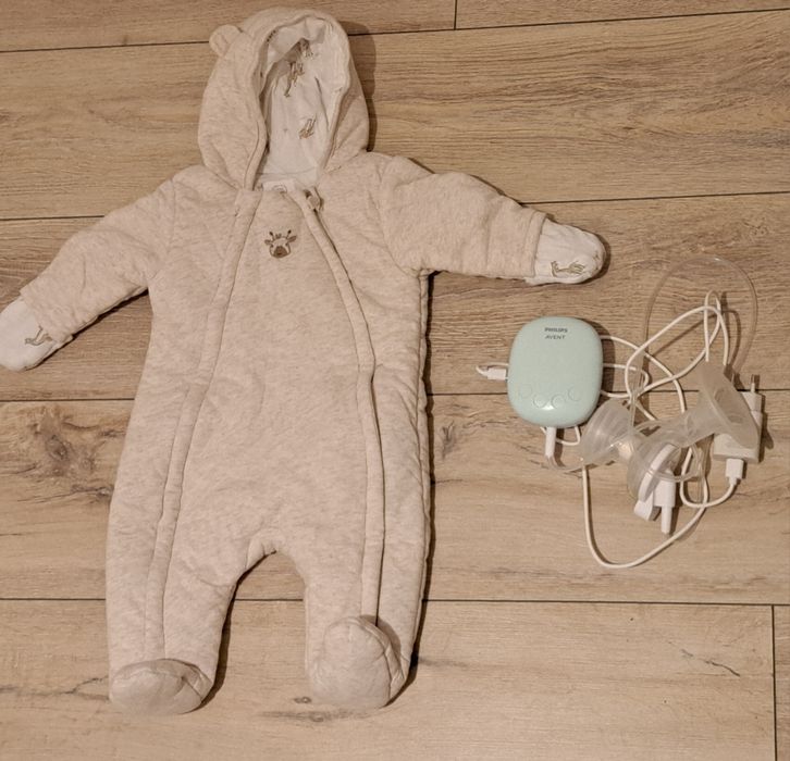Vând Pompă de sân Philips Avent + combinezon