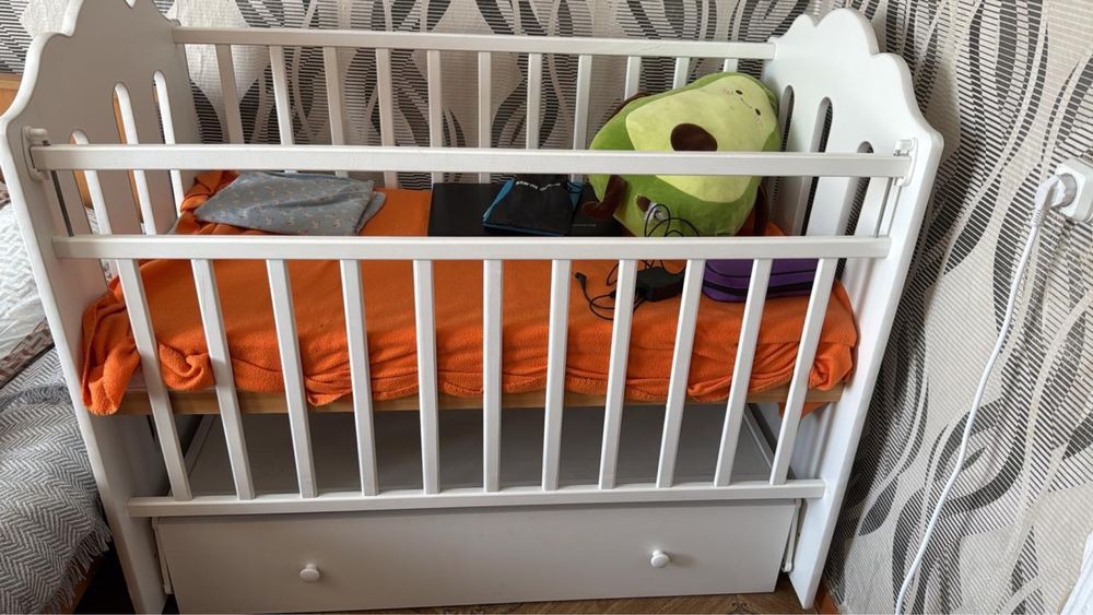 Продам детскую кроватку