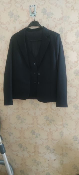 Женский классический костюм