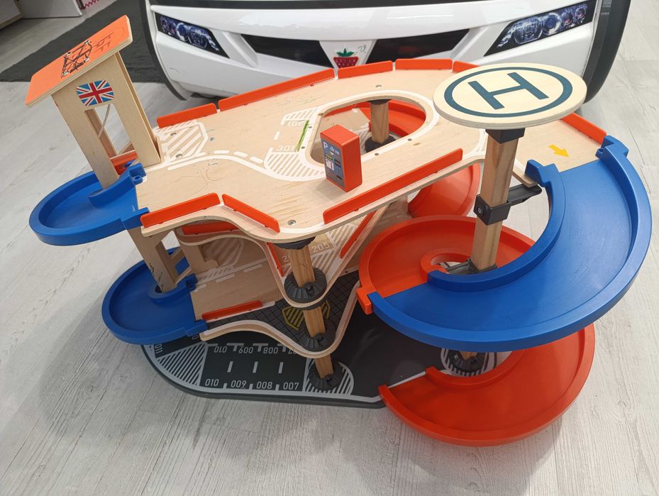 Детска дървена писта/паркинг