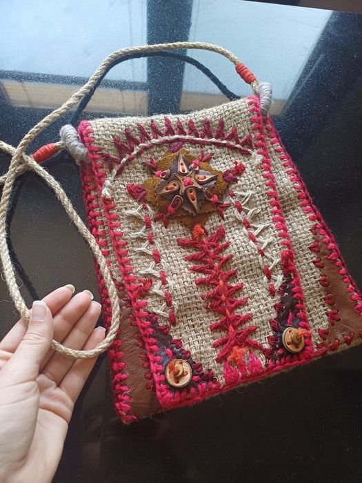 Етно чантичка от естествени материали