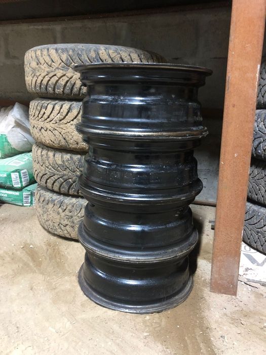 Продам 4 штампованные диски R14