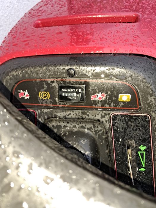 Toro tractor tuns iarba