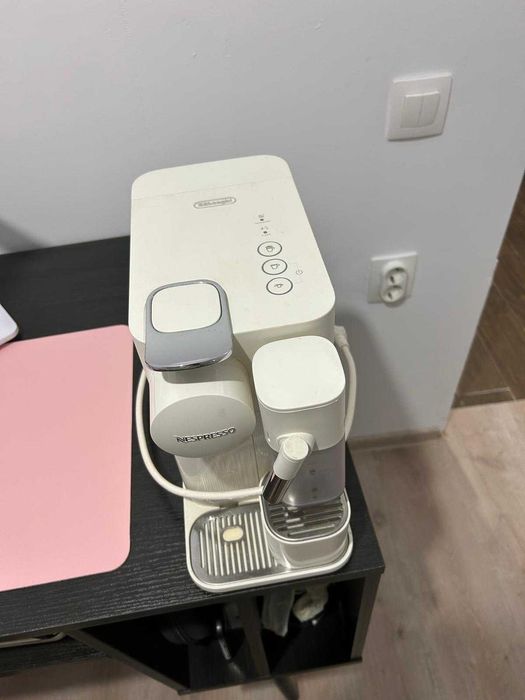 Espressor Nespresso Lattissima One EN510.W