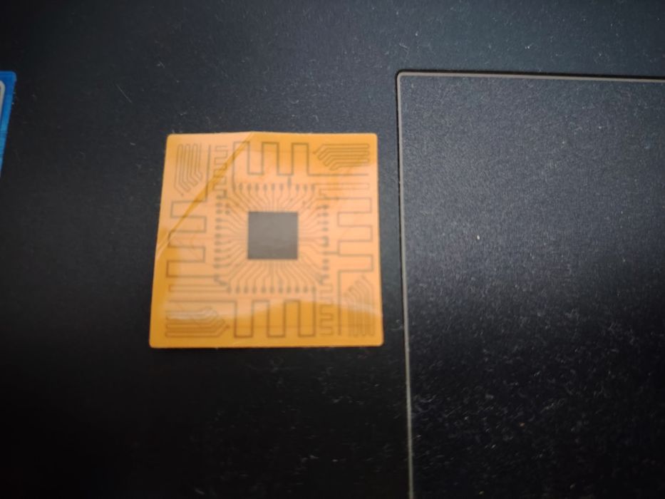 Circuit electronic de amplificare al semnalului GSM