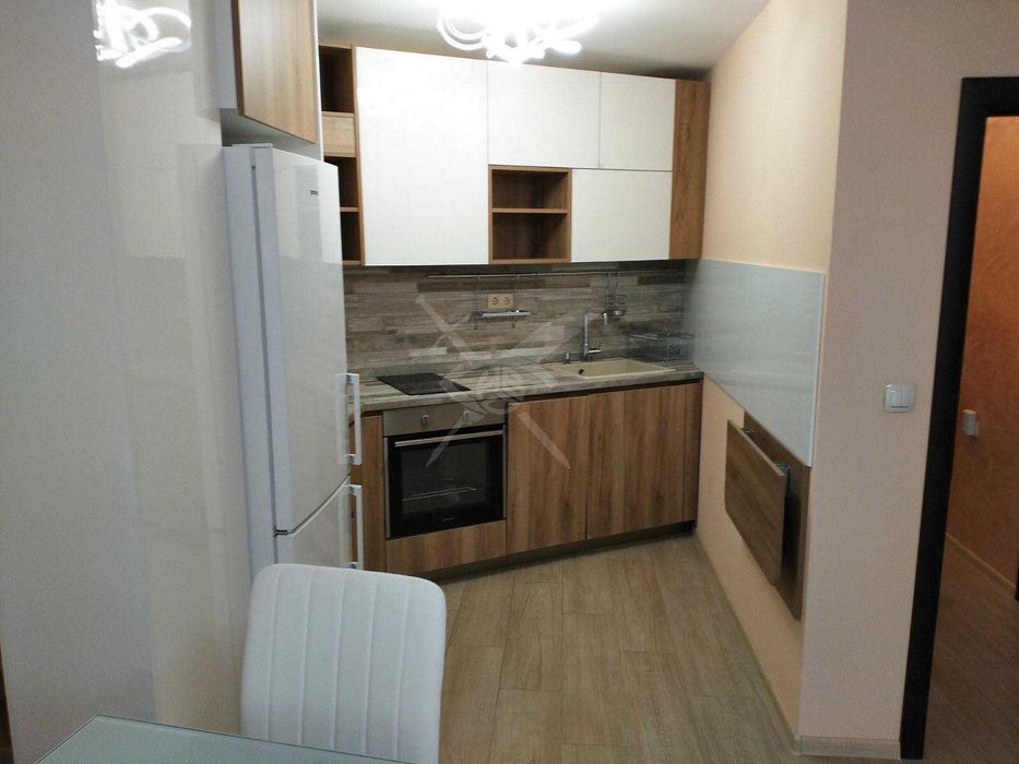 Дава се под наем Тристаен апартамент в Пловдив, Кършияка - 110 кв.м за 600 € - Снимка #1