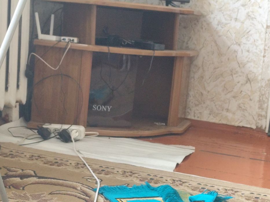 Отдам даром тумба под телевизор