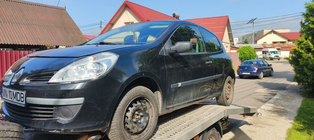 Renault Clio 1.2 benzină - piese / dezmembrări