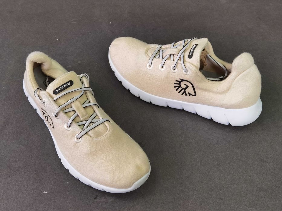 Adidasi alergare 43 44 GEISSWEIN- Elvetia Lana Merino 750 Ron Ca NOI