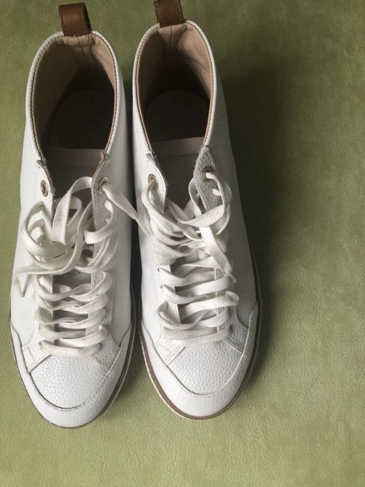 Нови кецове Massimo Dutti