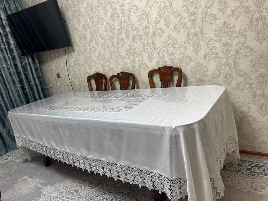 Стол для гостиной