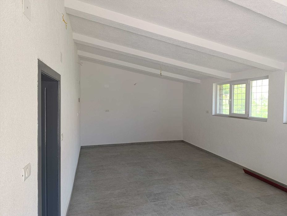 De închiriat – Spatiu comercial in Piața din Sebis