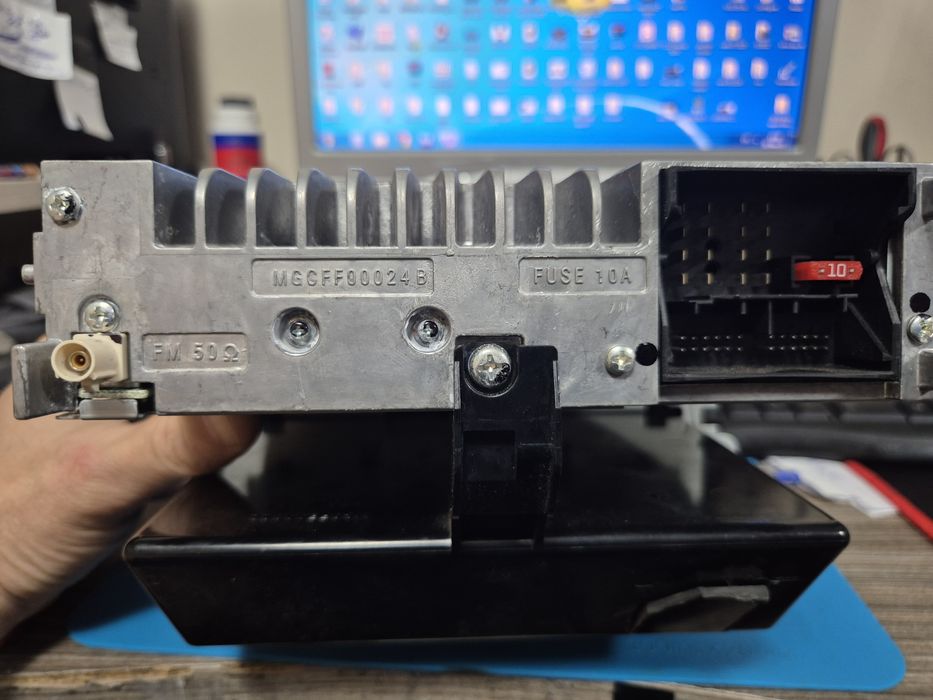 Vw rcd210 mp3 cd player радио с наличен код.