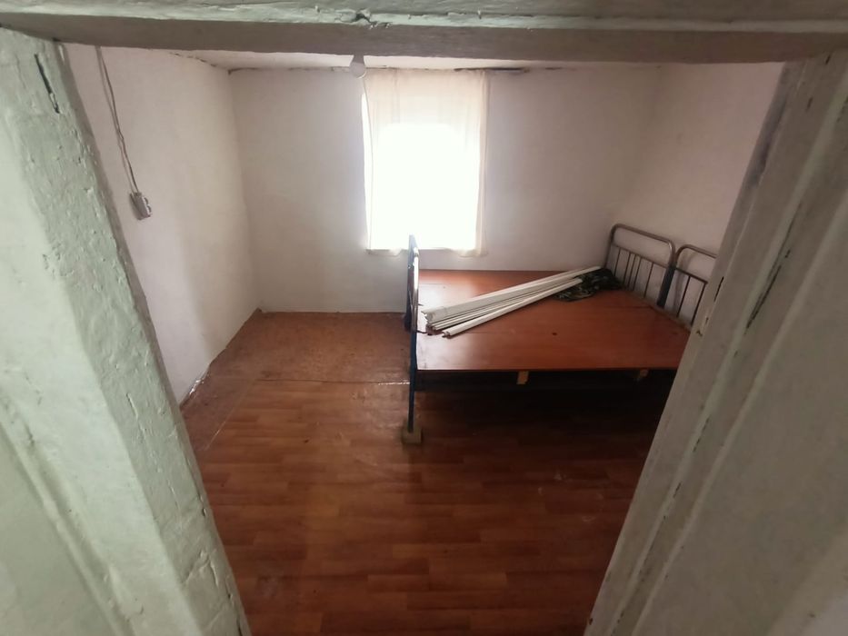 Сағыр ауылында 3 бөлмелі үй сатылады.