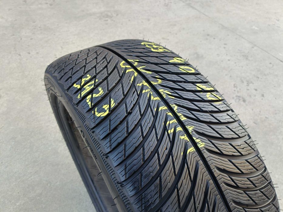 O anvelopa iarna 235 40 20 michelin pilot alpin 5 profil 7,5 mm 3423