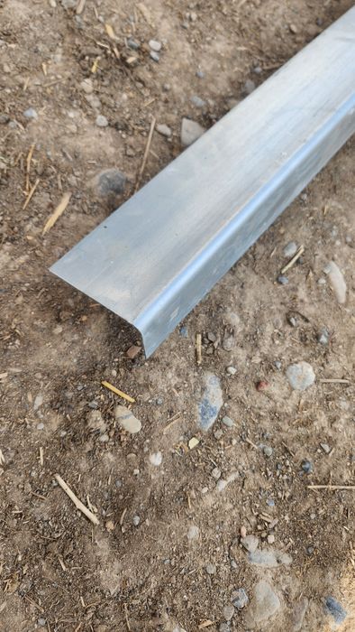 Уголок металическй