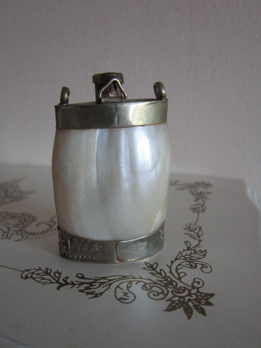 cadou rar Antic Victorian Mother of pearl Sticlă parfum handmade 1920