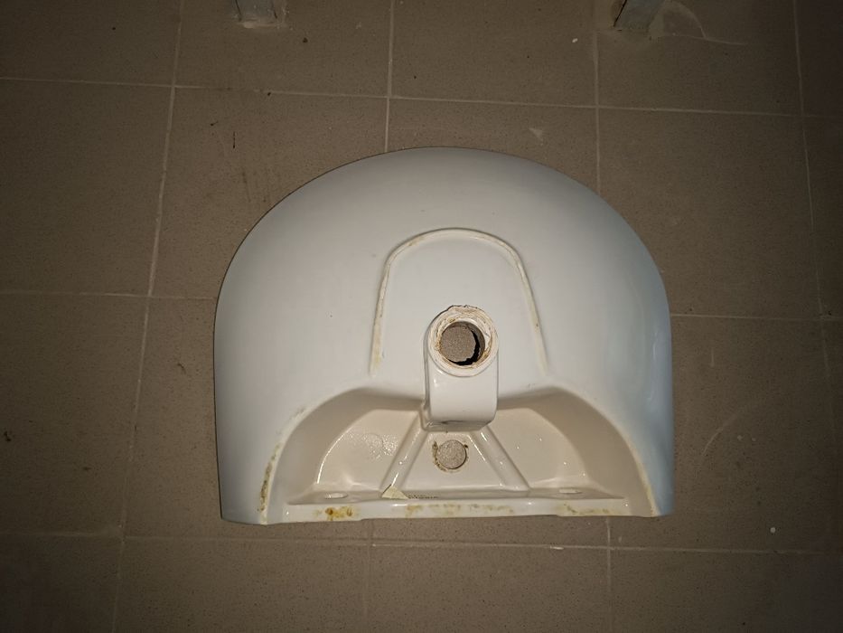 Продам Раковину керамический