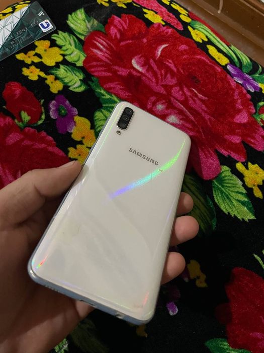 Samsung A50 srochni ideal